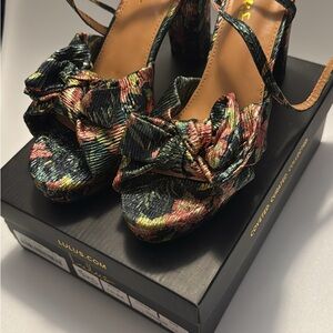 🎀 BRAND 🆕 Lulus Lilsa Black Floral Metallic Bow Platform Heels 🎀